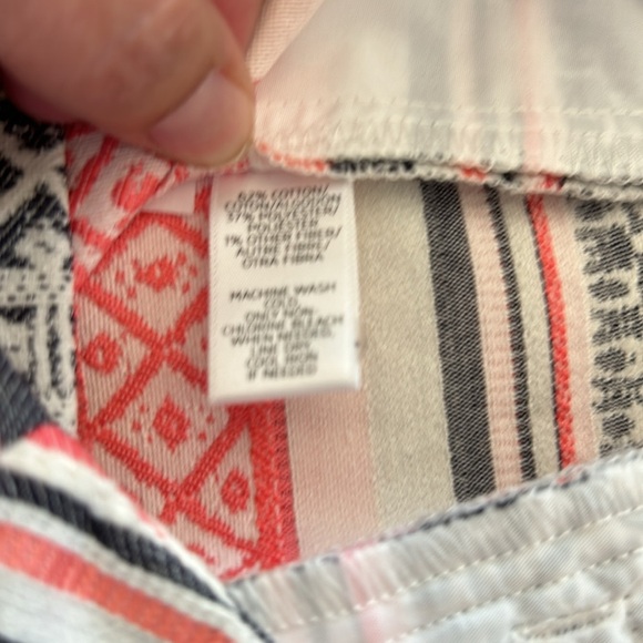 Ann Taylor LOFT Coral Striped Knit 4" Inseam Shorts Size 8 - Picture 7 of 8